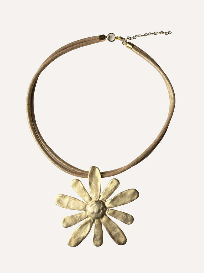 collar corto de flor