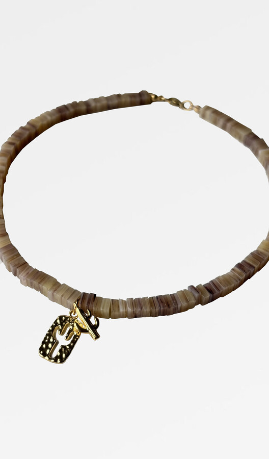 collar corto ded piedrras y kaktus
